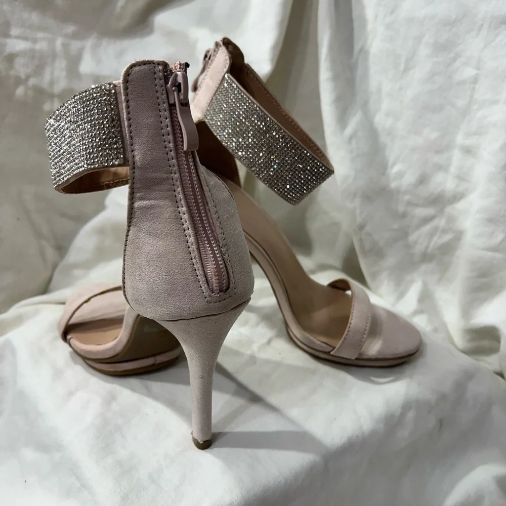 LOV MARK LADYS PINK 4 3/4” INCH HEEL NEVER WORN W/RHINESTONE ANKLE STRAP☑️